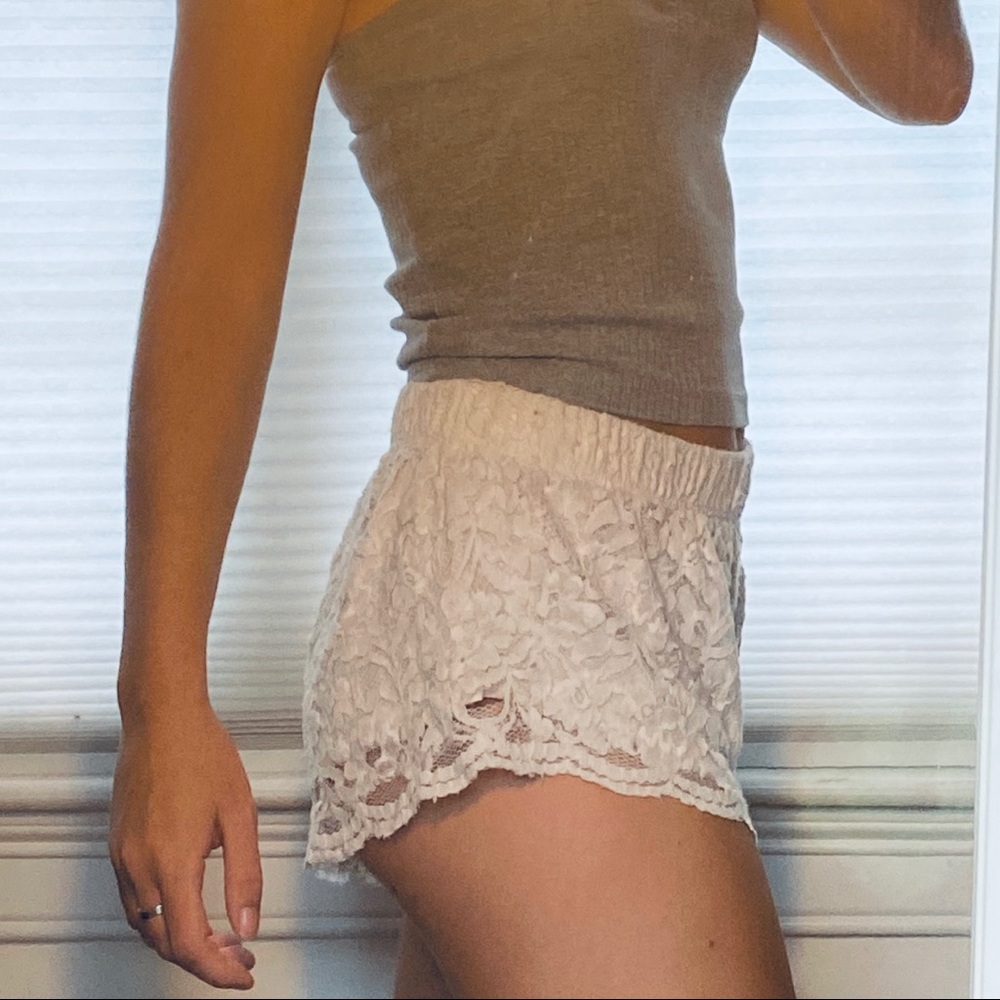 Comfy Lacey white shorts